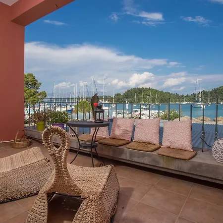 Blue Seaview 75 Sqm On Coast Apartment